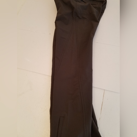 Athleta Dipper Dark Olive Flare Cargo Pants  Pocket Details Size 2 - Picture 17 of 17